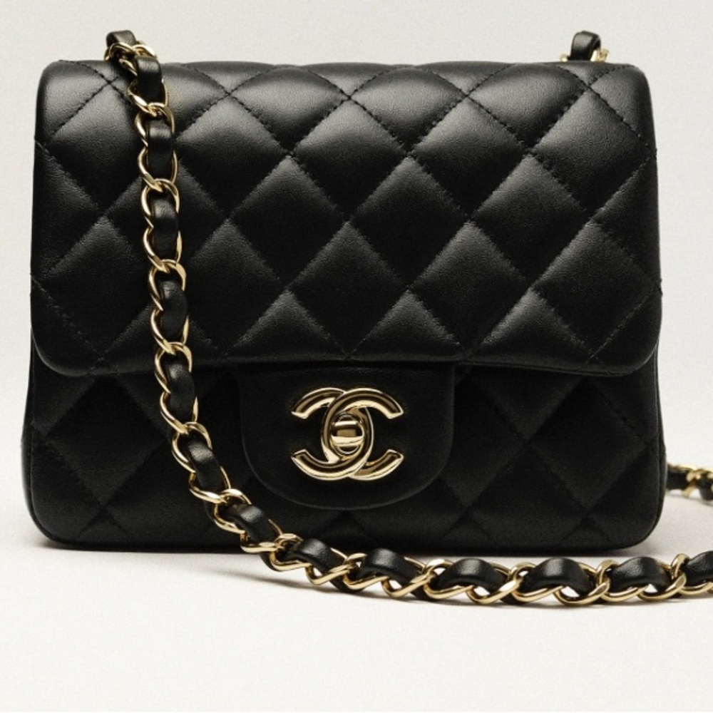 Chanel Quilted Bag MIRROR QUALITY.